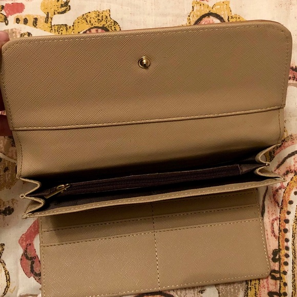 Wallet NWOT - Picture 2 of 5